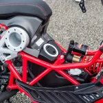 Italjet Dragster 300 thiết kế khung mắt cáo thể thao độc đáo