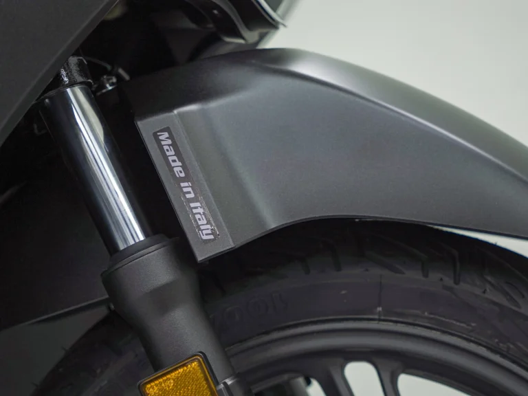 Honda sh y 150i sport edition giam soc 10 trieu hung phat motor 8