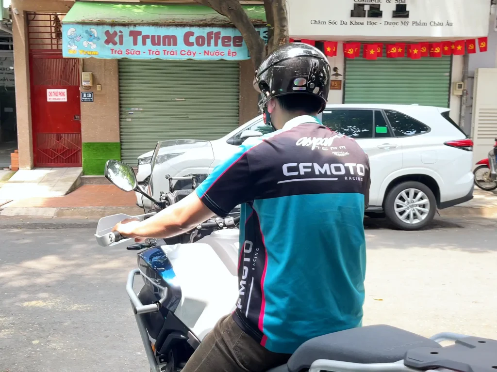 Chieu cao yen cfmoto 700mt phuc xe co 1