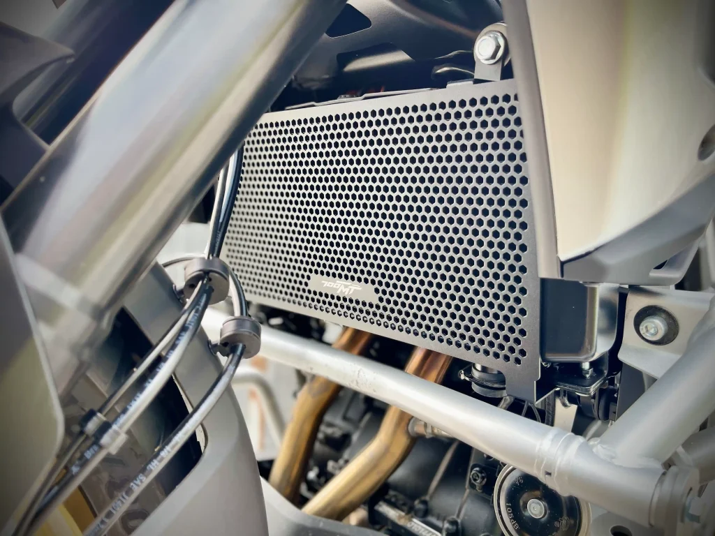 Danh gia xe cfmoto 700mt hung phat motor 5