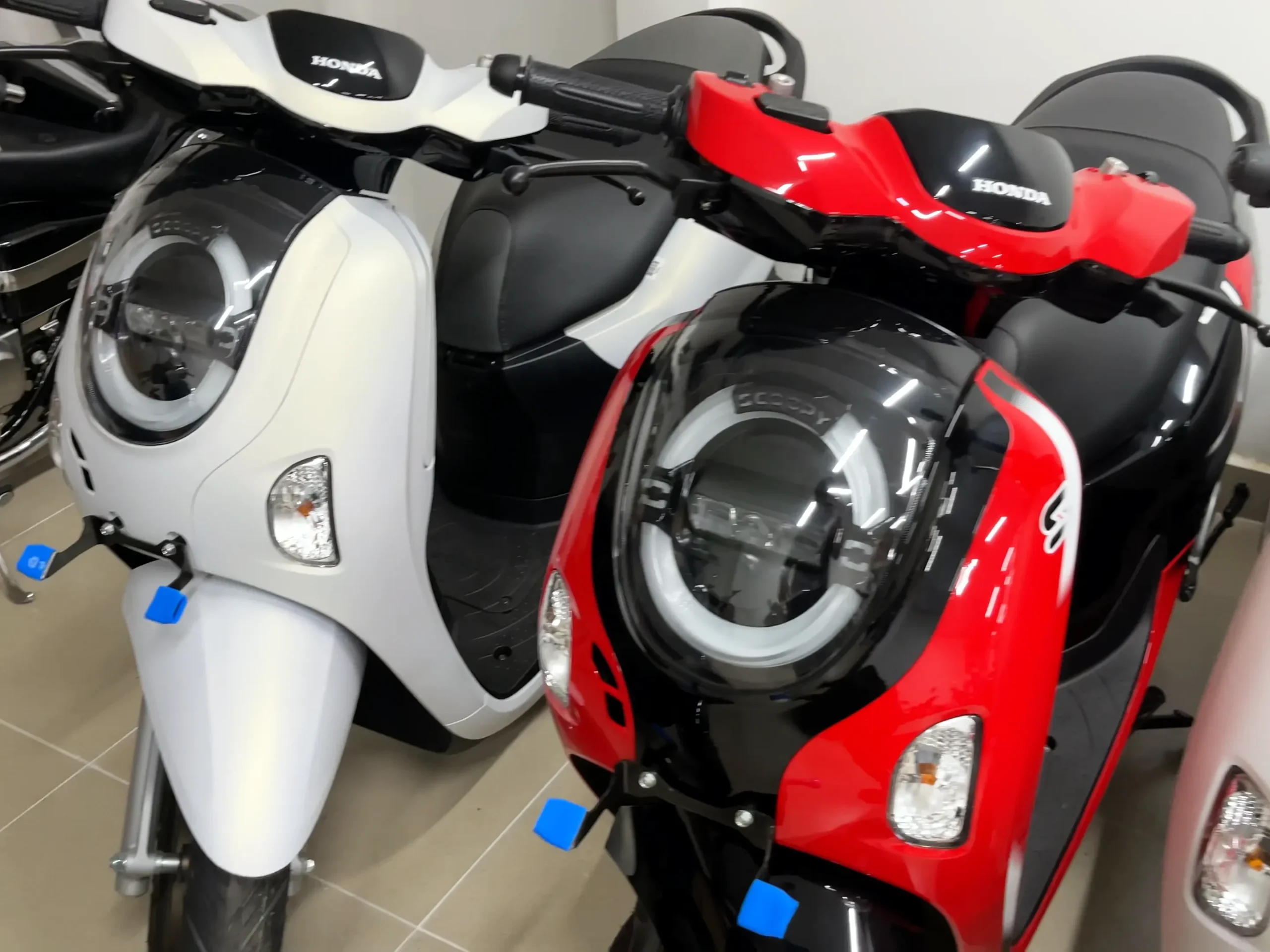 Honda scoopy 2025 nhap indo giao ve hoc mon hung phat motor 1