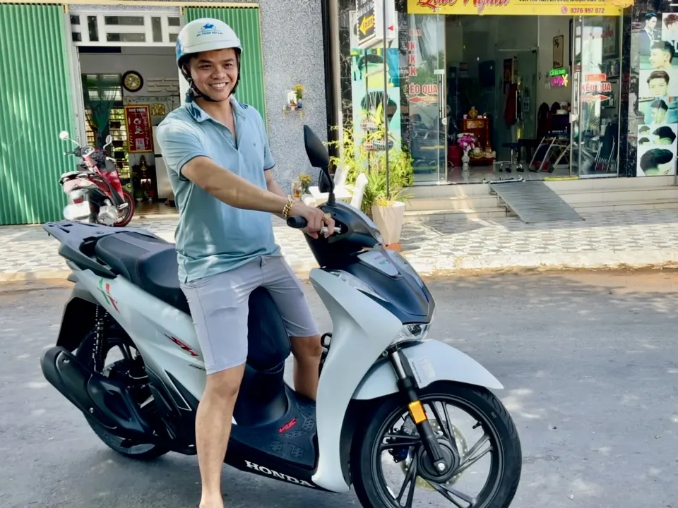 Sh y 150i sporty trang ngoc trai hung phat motor 4