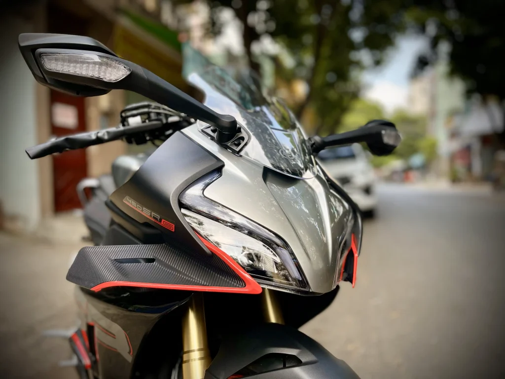 CFMOTO 450SR góc nhìn trước