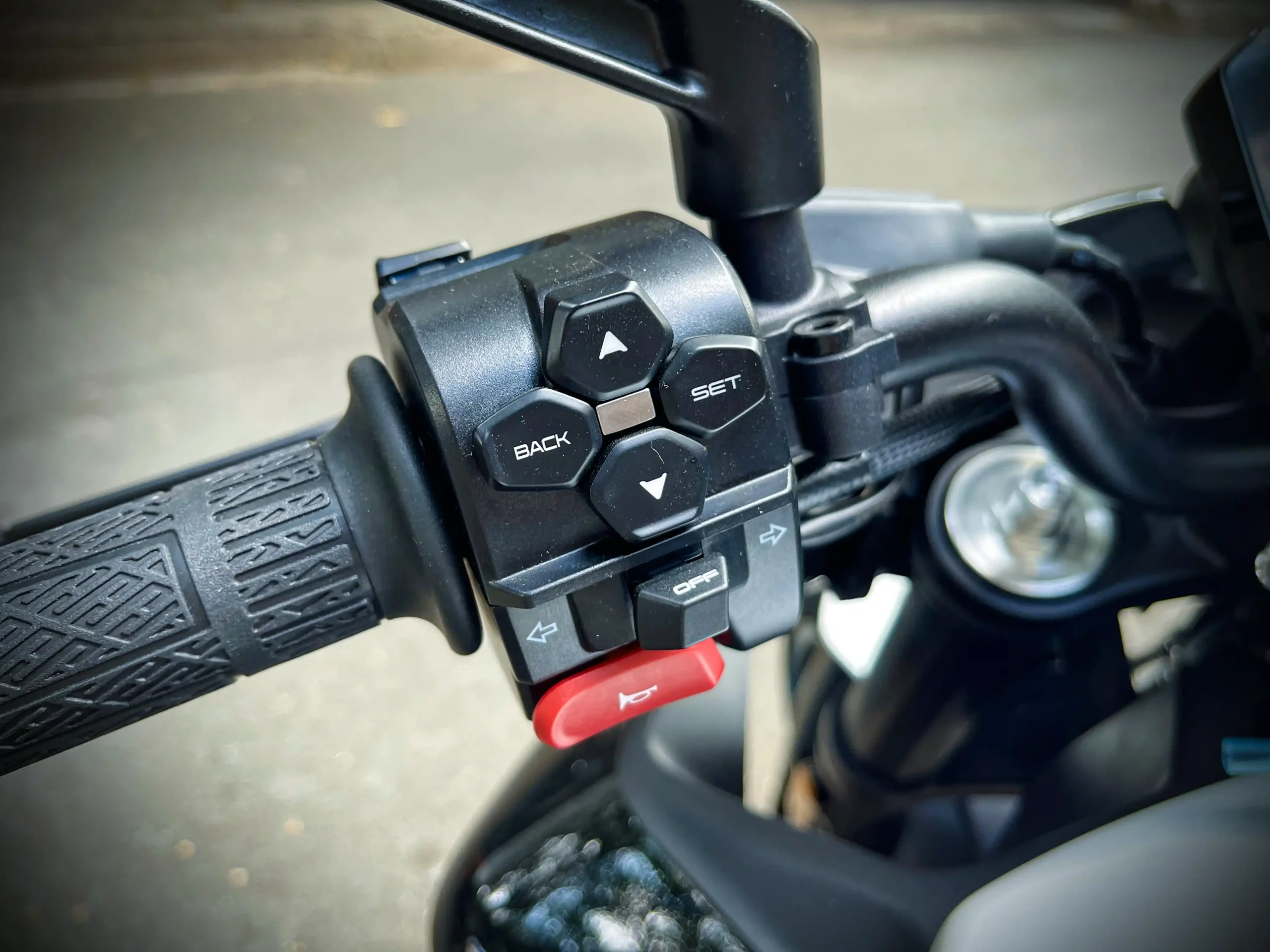 Xe cfmoto 675nk ra mat hung phat motor 10