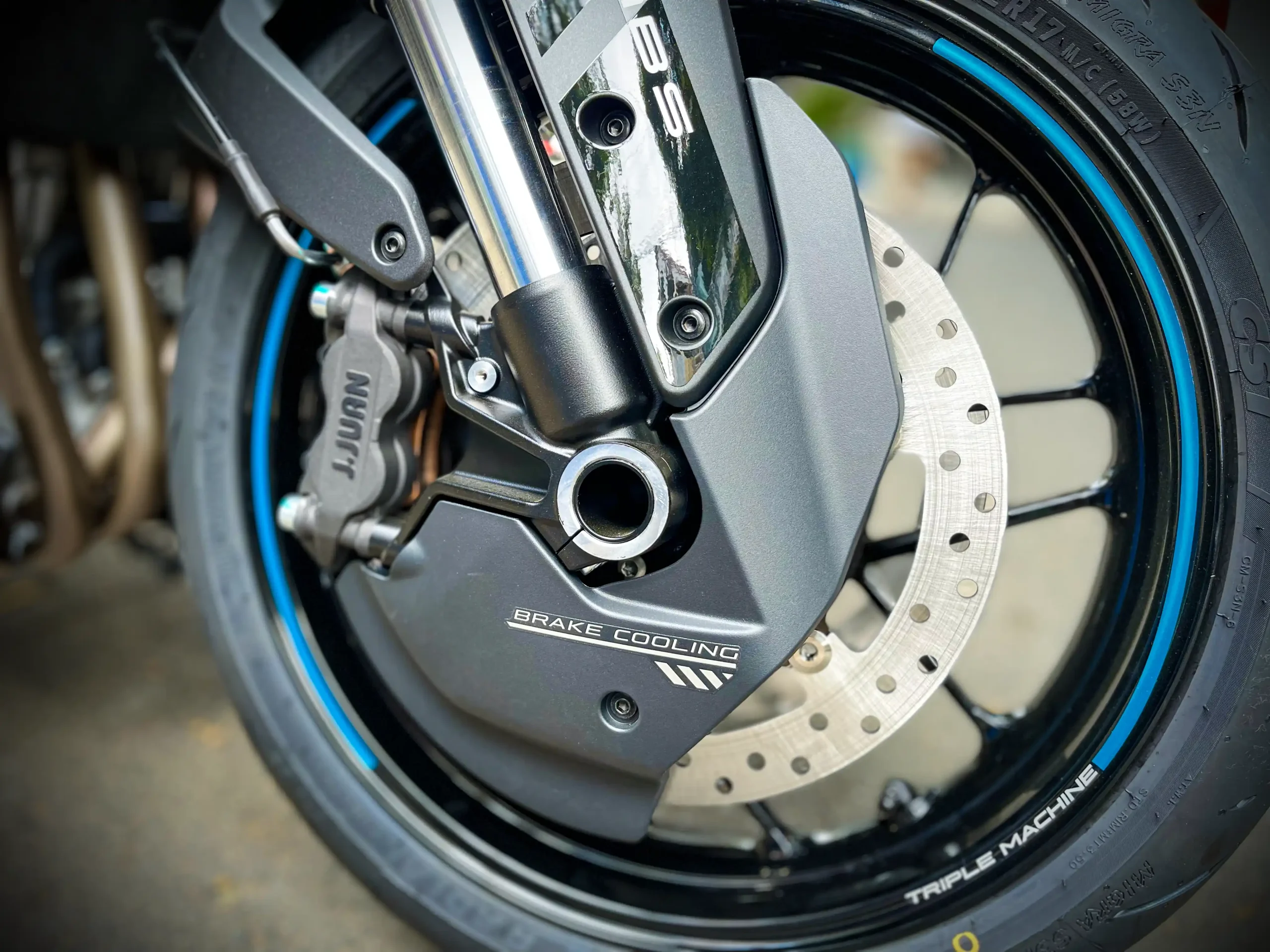 Xe cfmoto 675nk ra mat hung phat motor 21