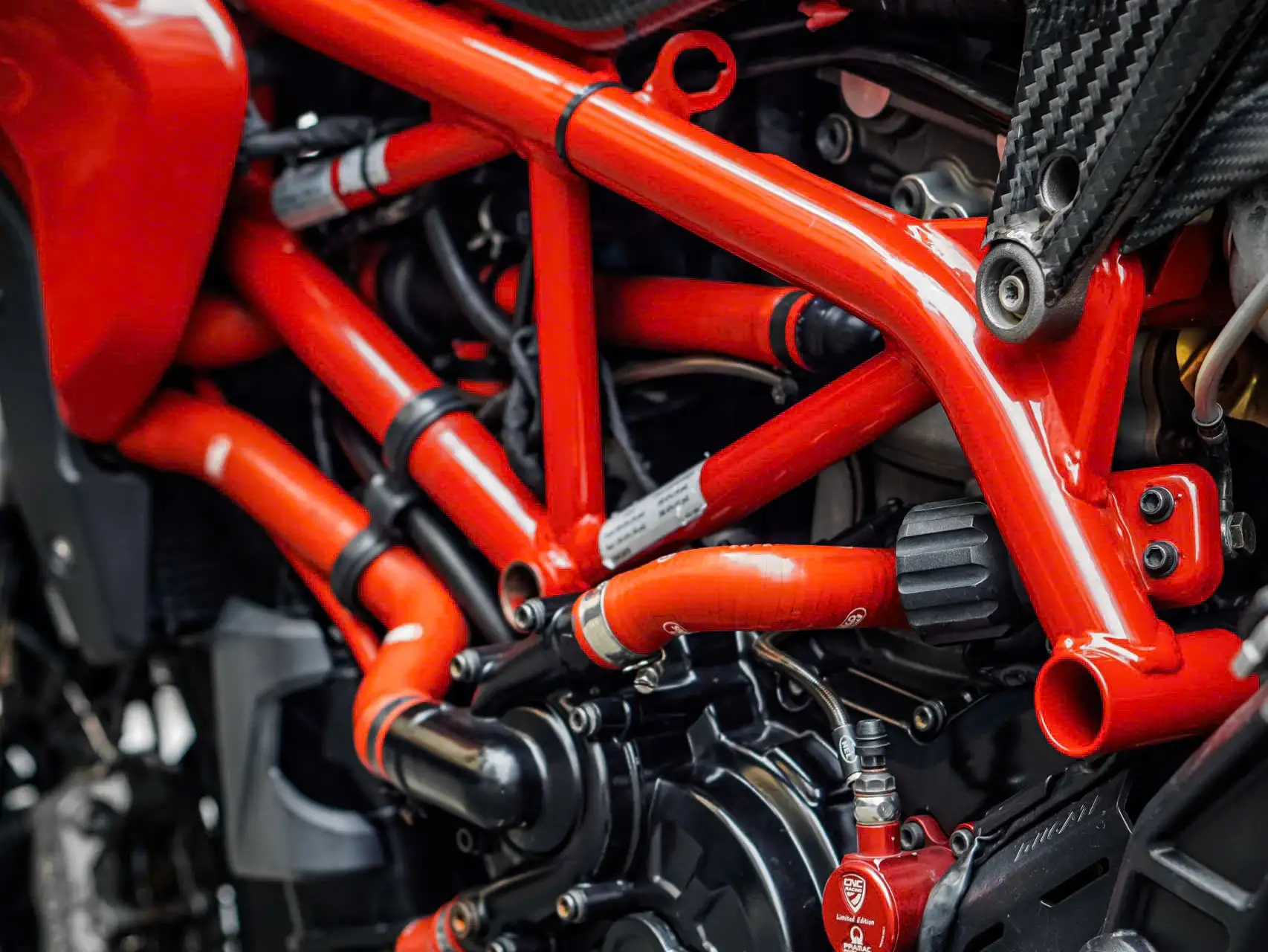 Xe ducati hypermotard 939 hung phat motor 18