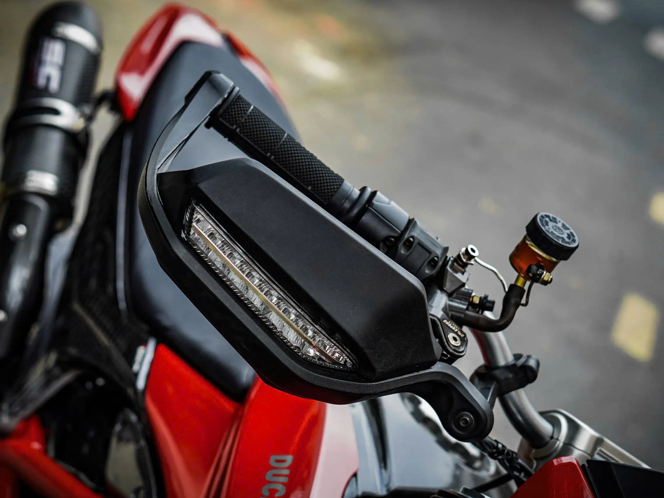Xe ducati hypermotard 939 hung phat motor 19