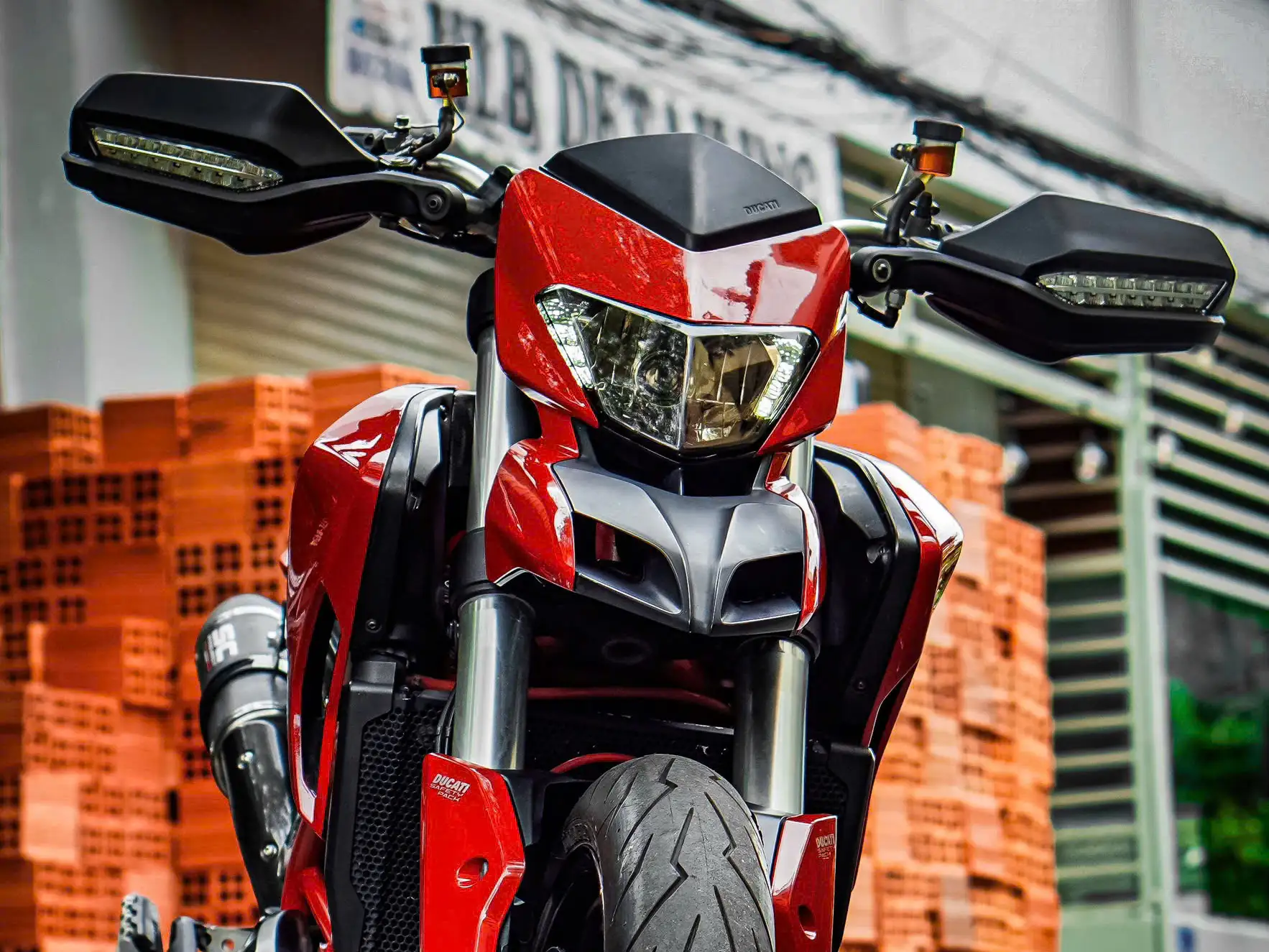 Xe ducati hypermotard 939 hung phat motor 22