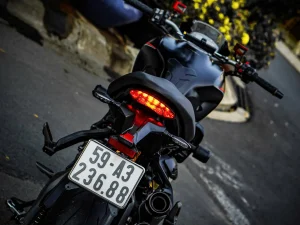 Xe ducati monster 821 stealth hung phat motor 1