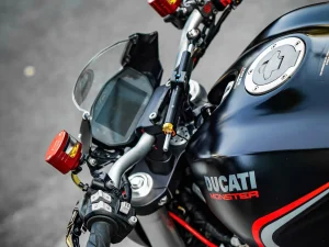 Xe ducati monster 821 stealth hung phat motor 23
