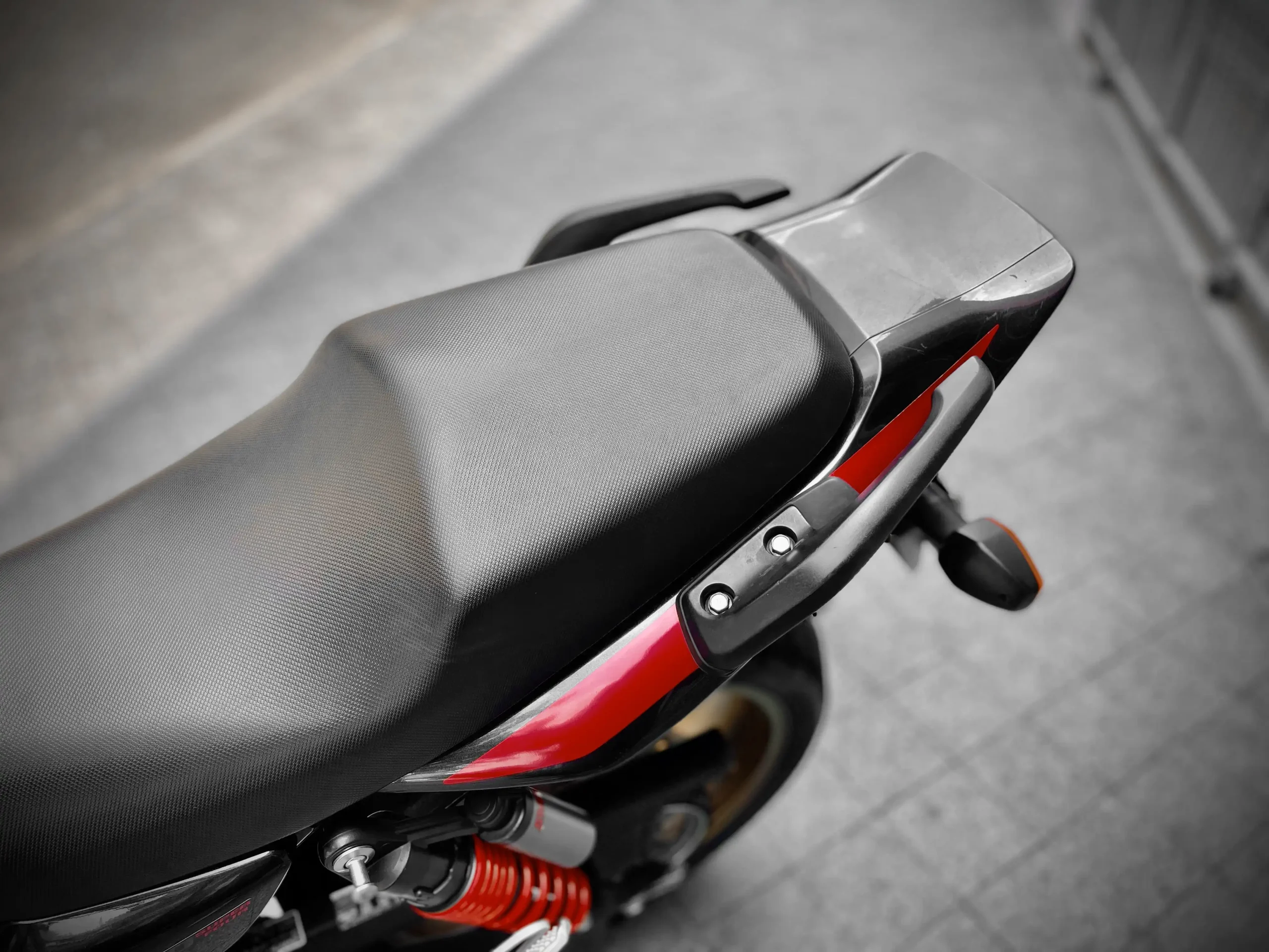 Xe Honda CB400 đời 2015 trưng bày tại showroom