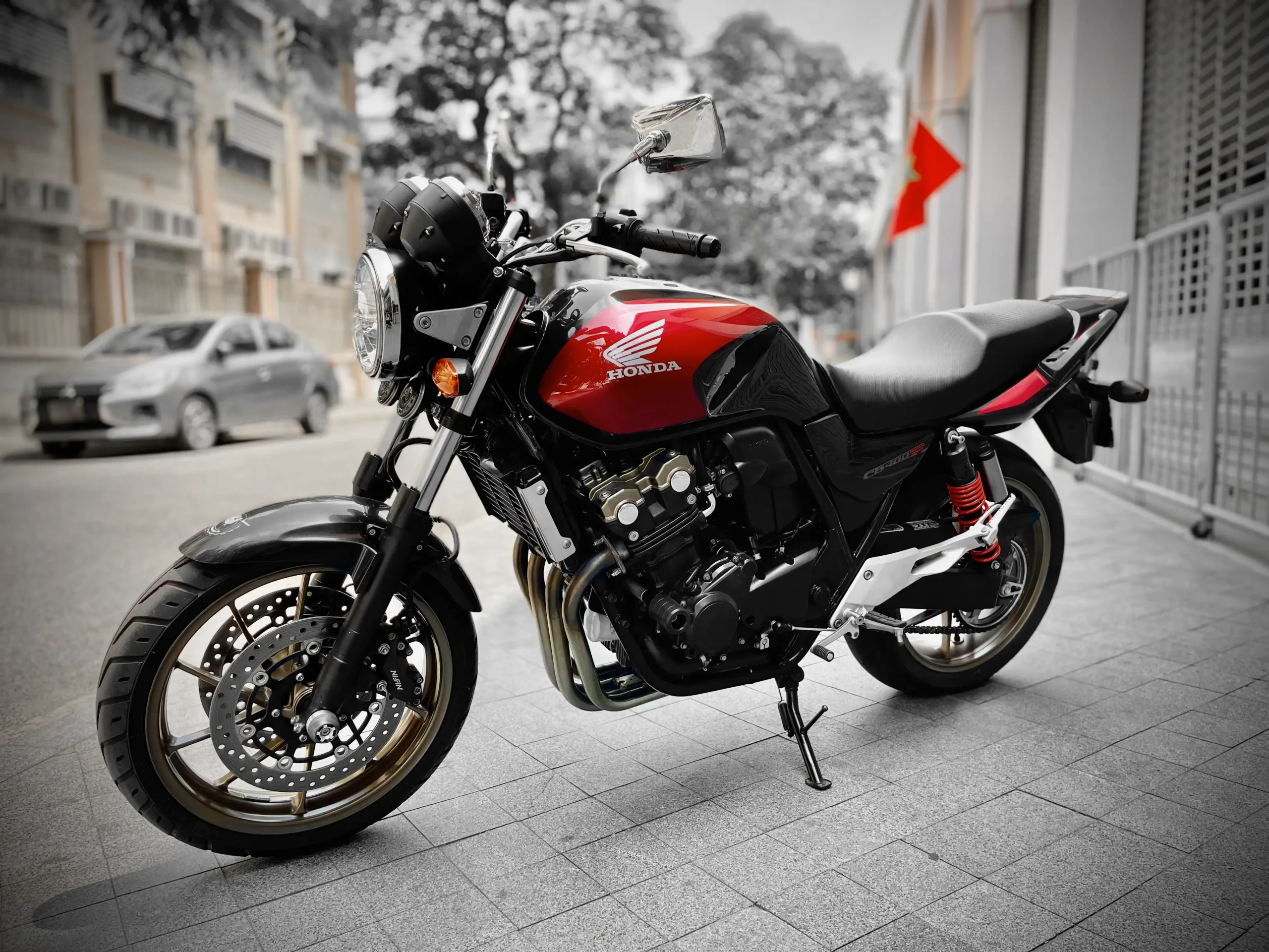 Honda CB400 2015 màu đỏ đen mâm vàng cực hiếm