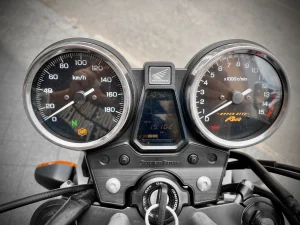 Cận cảnh xe CB400 Super Four 2015 phiên bản zin