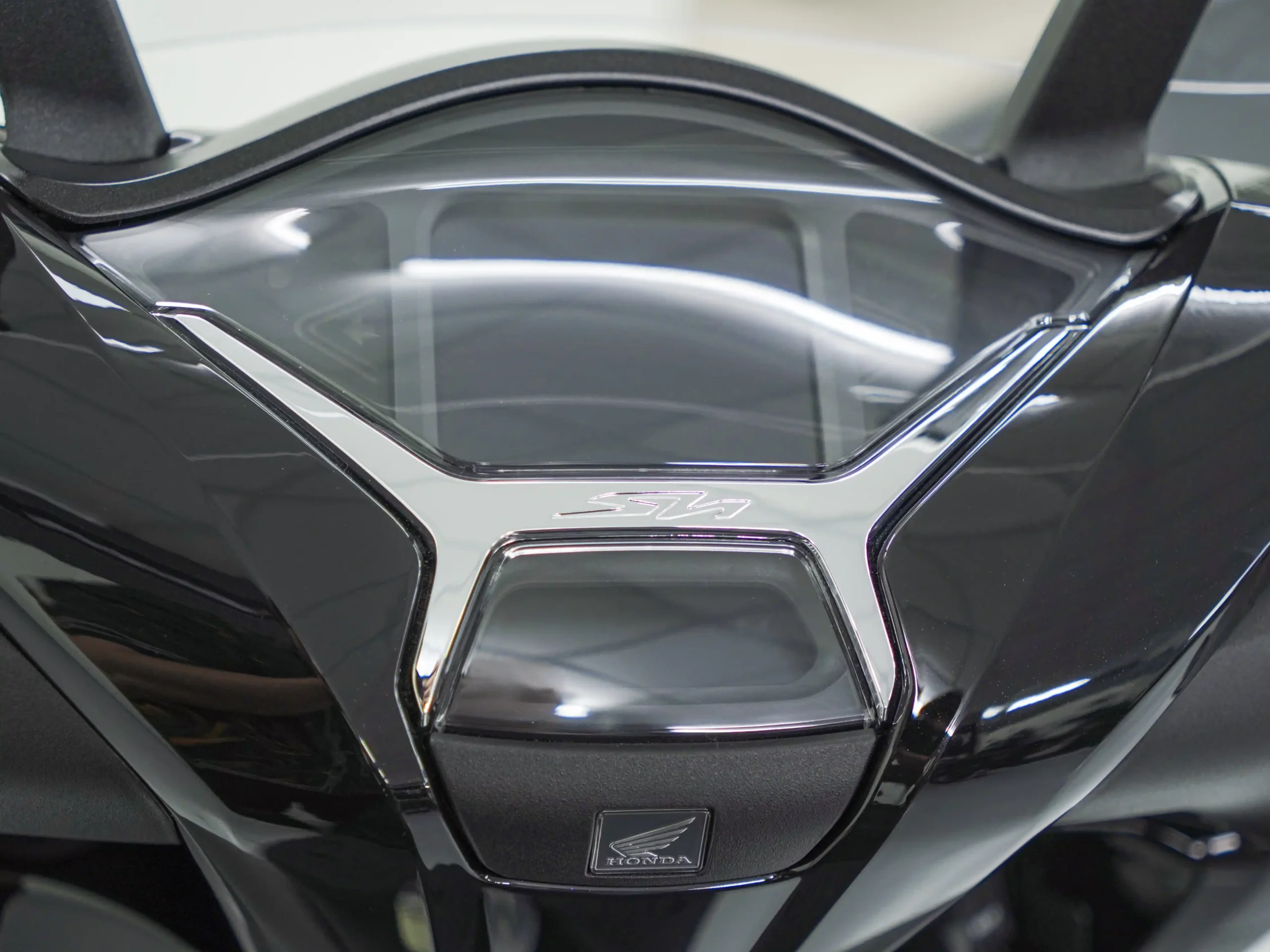 Xe honda sh y sport edition 2025 den mo hung phat motor 8