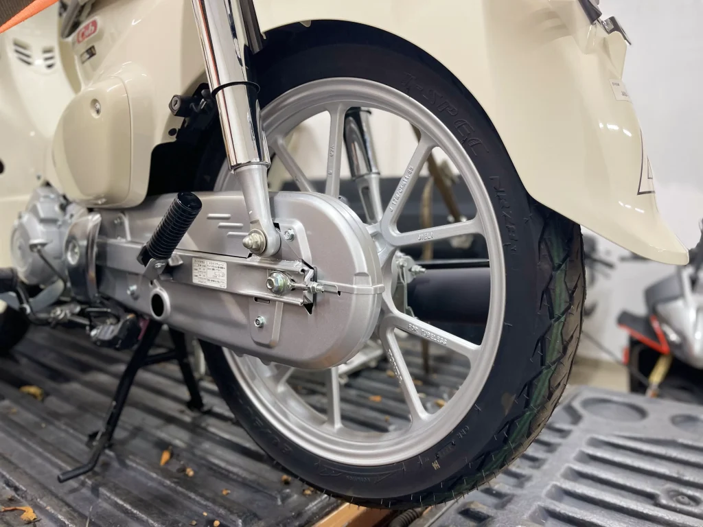 Giao honda supercub 110 abs hung phat motor 1