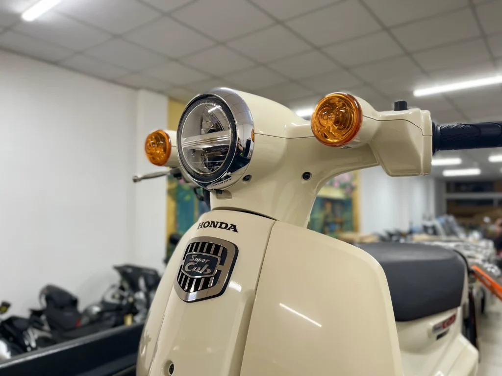 Giao honda supercub 110 abs hung phat motor 5