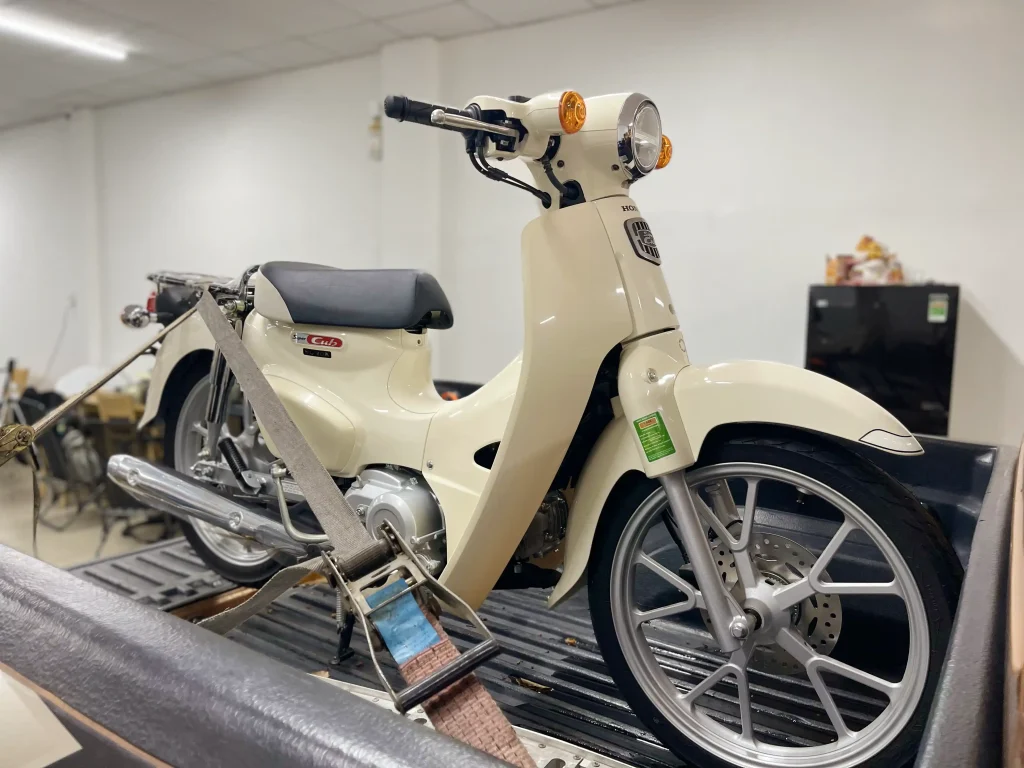 Giao honda supercub 110 abs hung phat motor 7