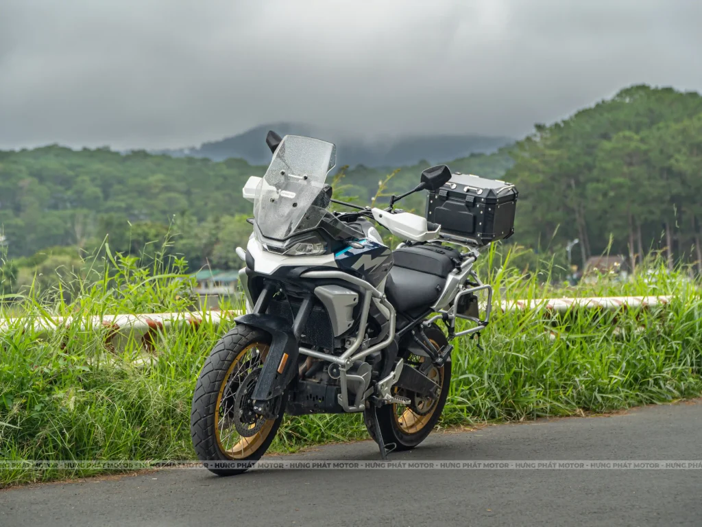 Giao xe cfmoto 700mt ve bao loc hung phat motor 6