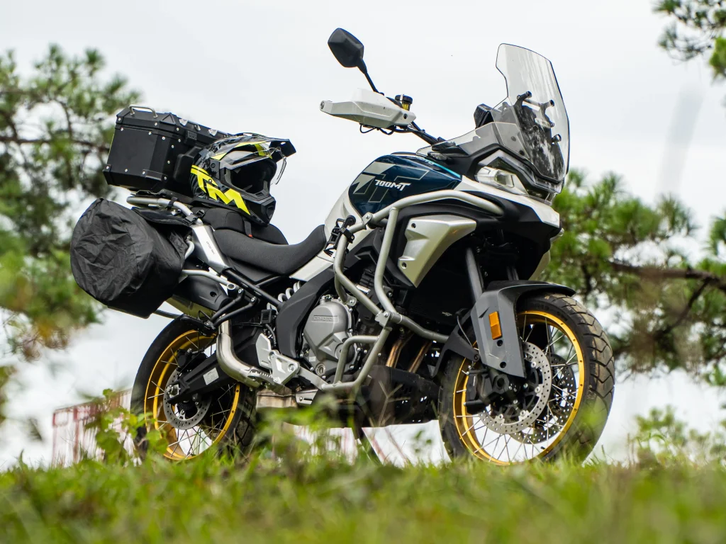 Trai nghiem thuc te cfmoto 700mt tren da lat hung phat motor 1